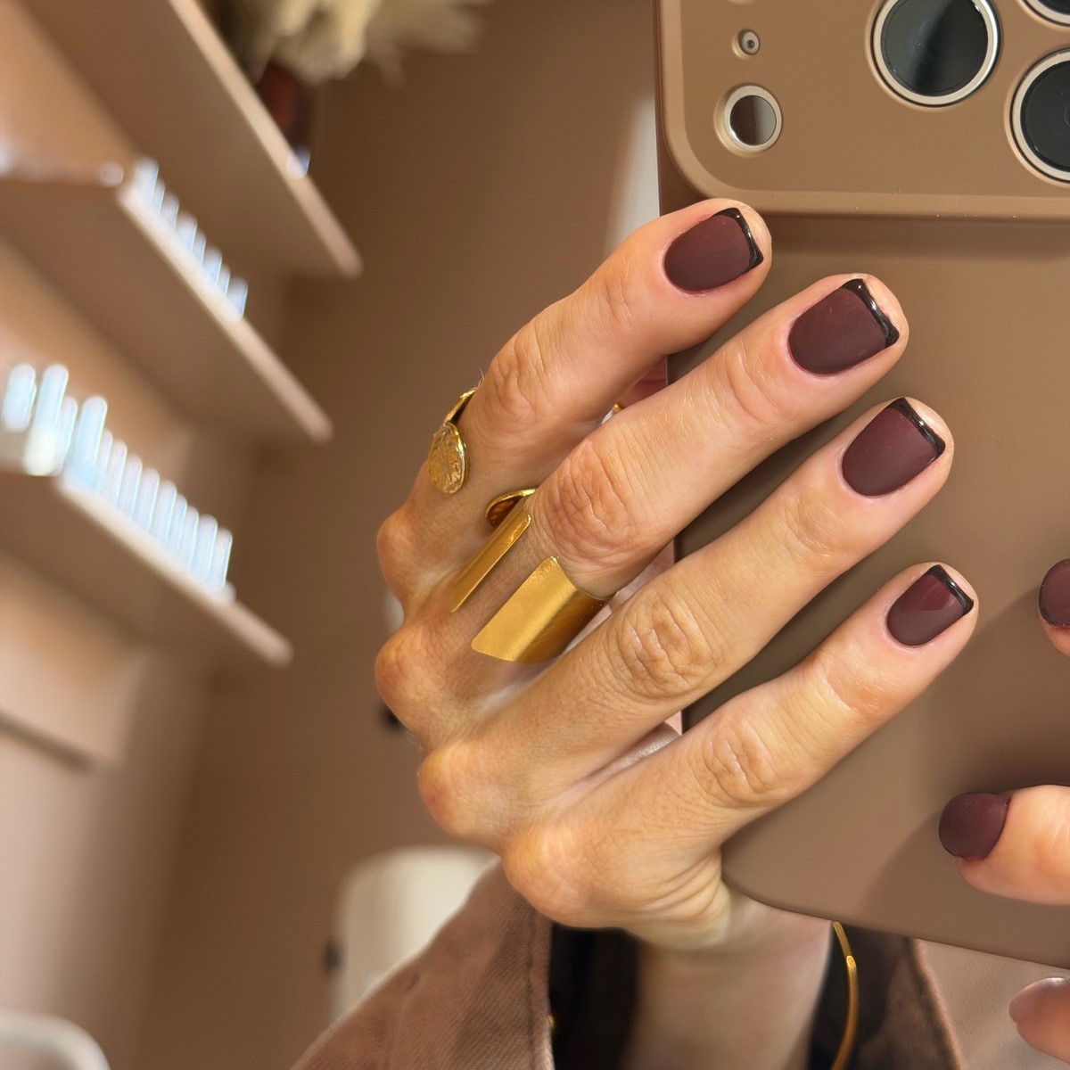 Микрофренч весны 2026: самый аккуратный маникюр сезона