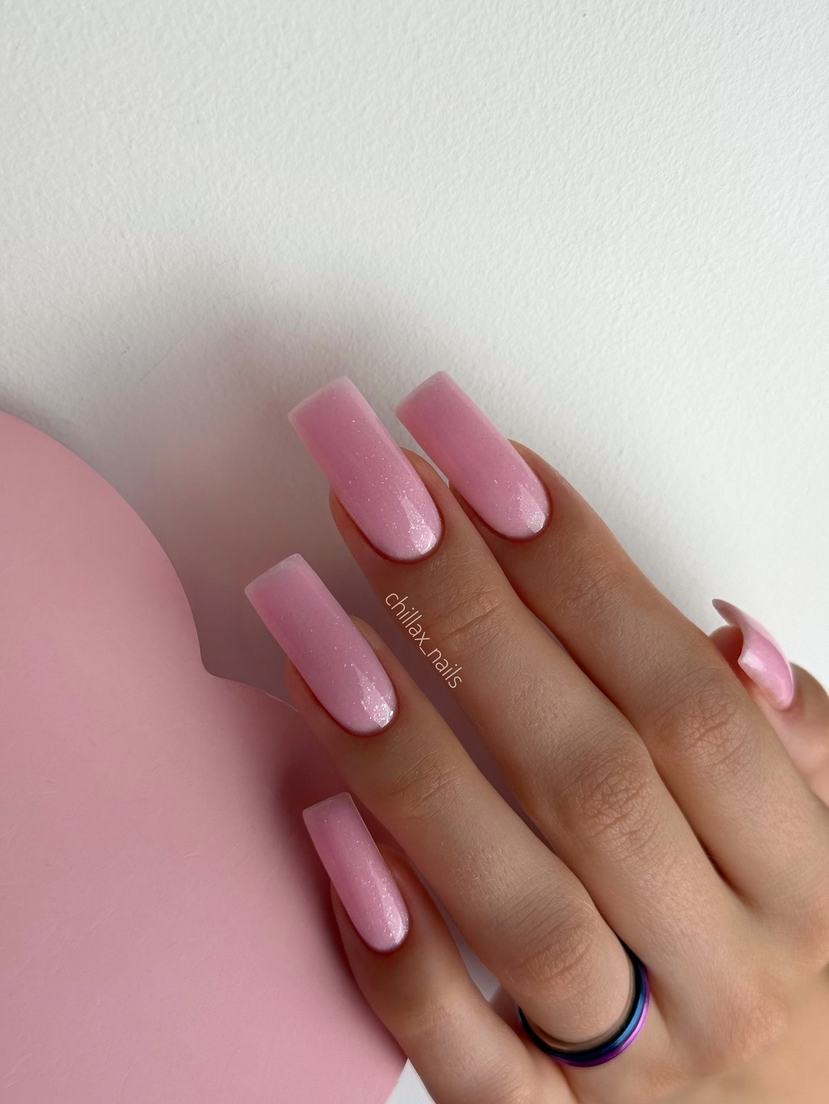 Розовый маникюр весны 2026: оттенки в тренде