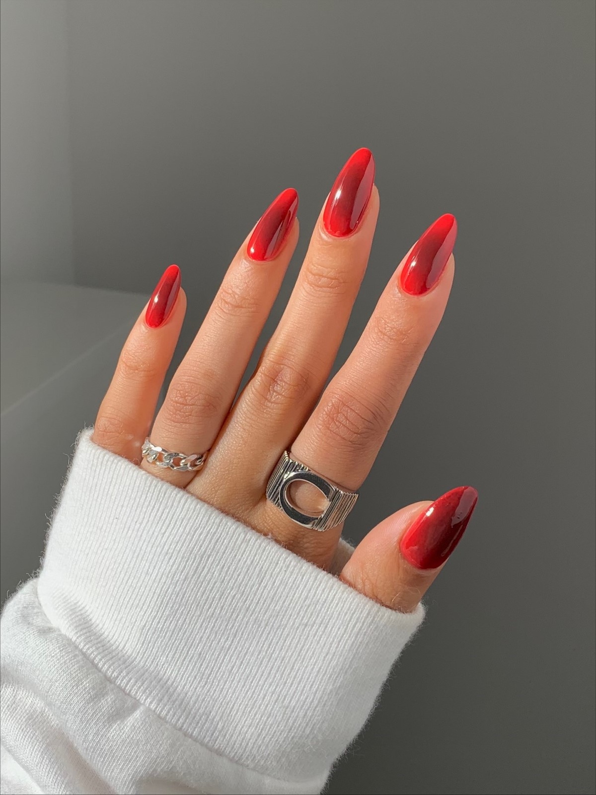 Аура-маникюр весны 2026: эффект, который сейчас везде