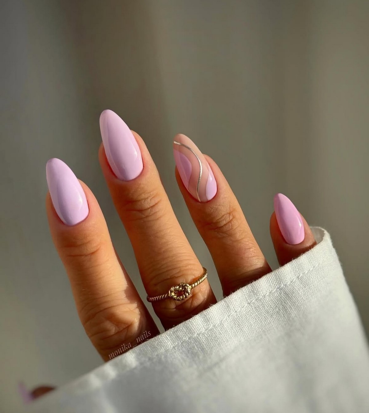 Лавандовый маникюр: оттенок, который заменяет нюд этой весной