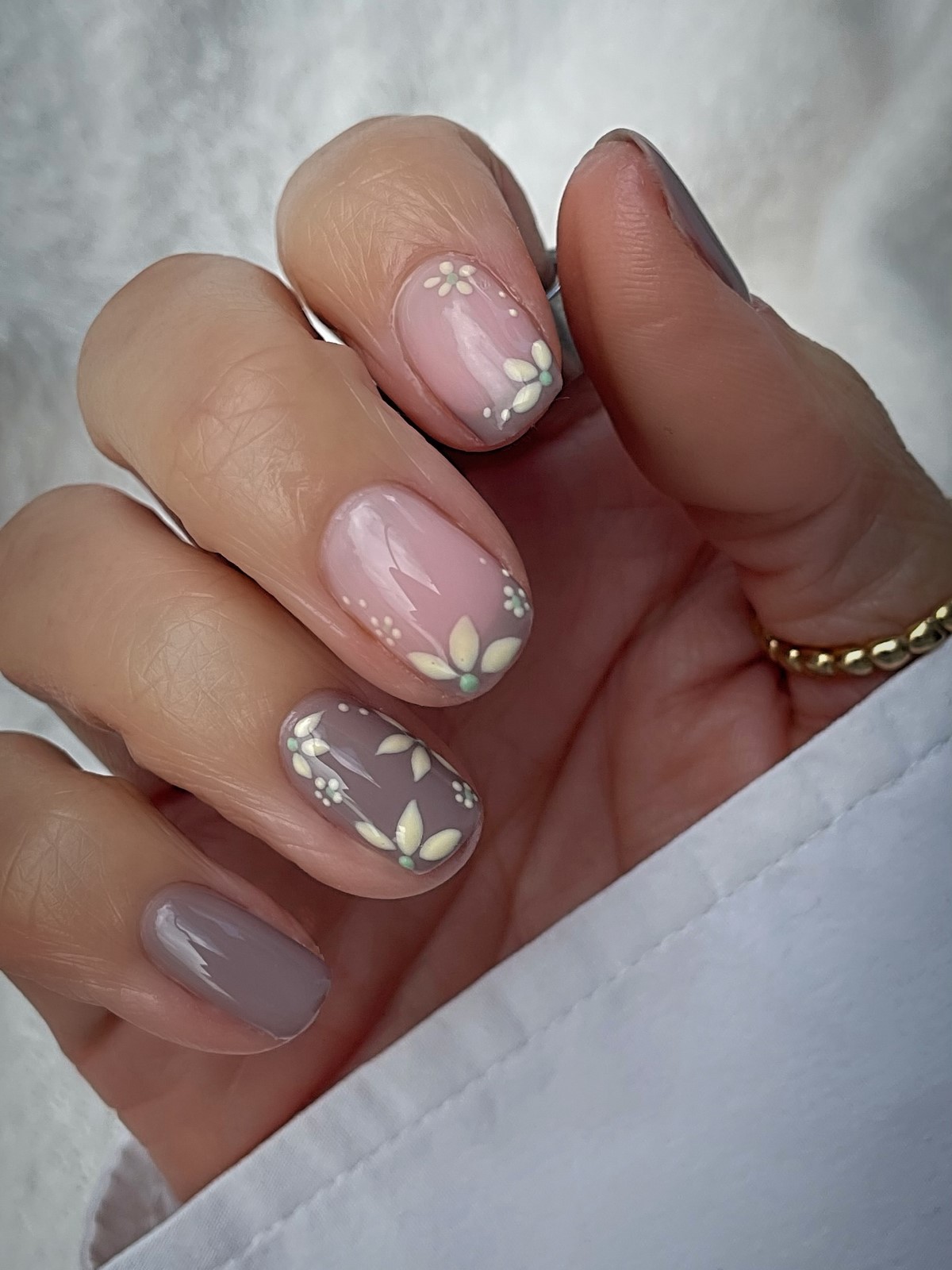 Маникюр на каждый день весной 2026: 8 универсальных оттенков