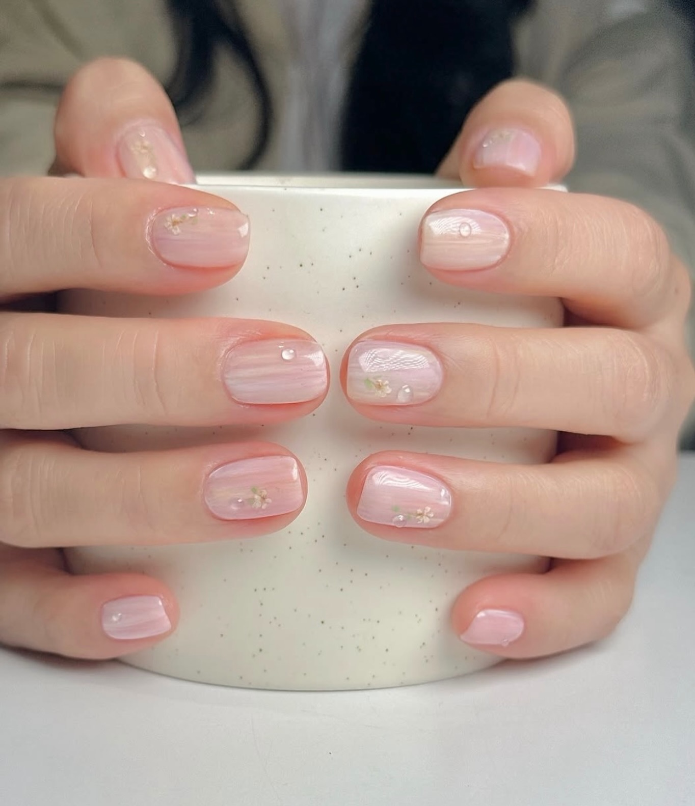 Цветочный маникюр возвращается: самые свежие идеи весны