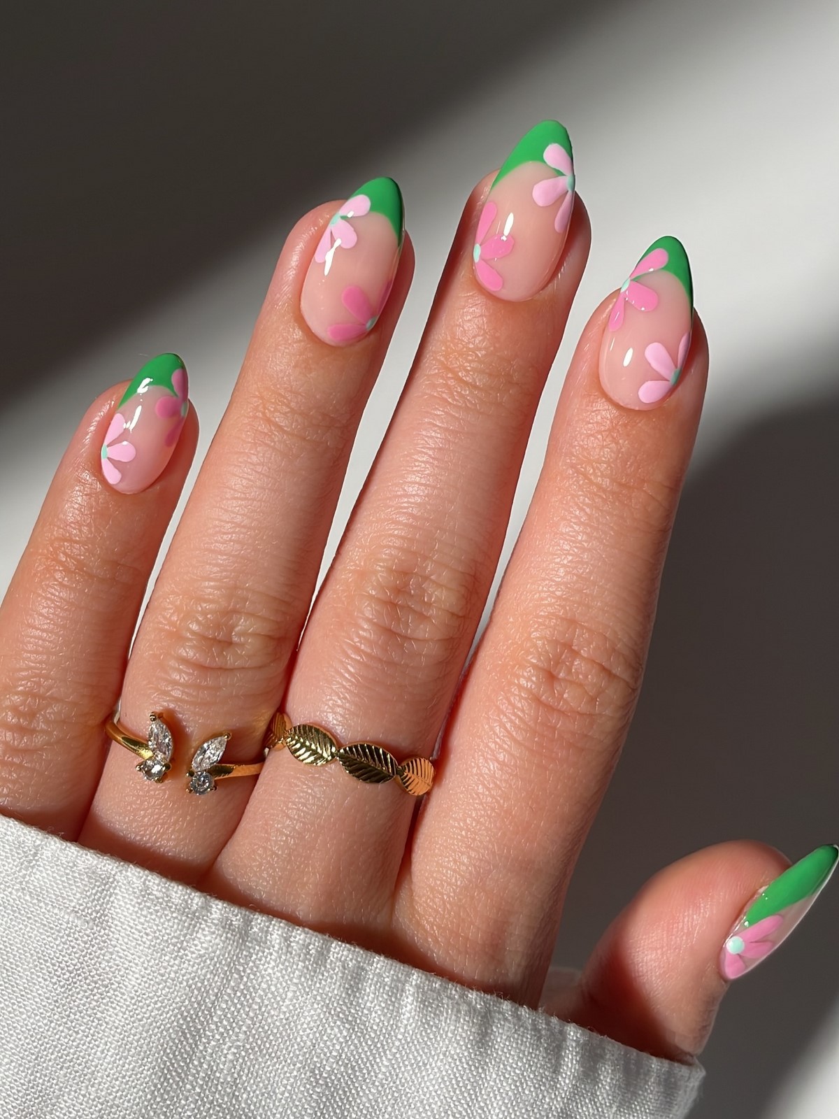 Весенний френч на апрель 2026: какой вариант действительно стоит выбрать