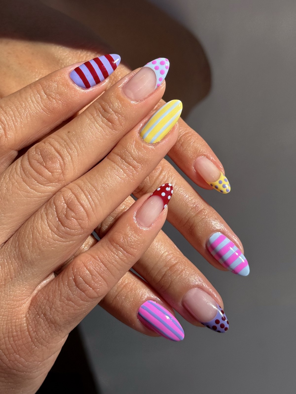 Французский маникюр весной 2026: новый взгляд на классику