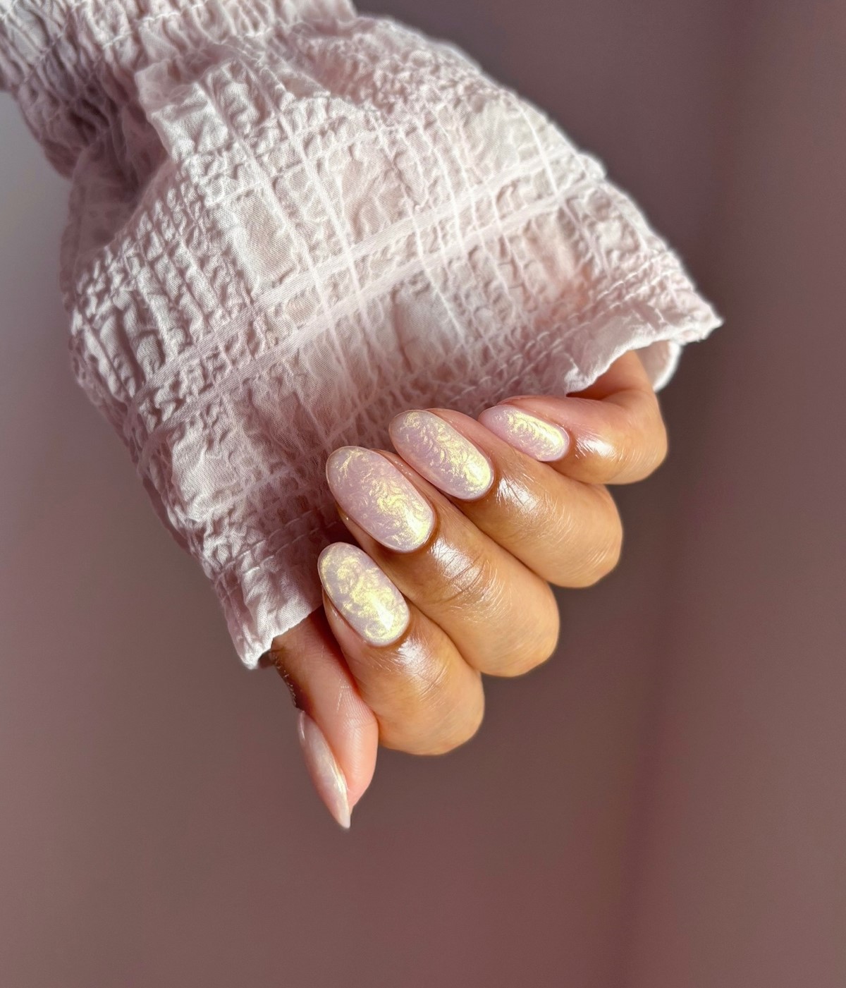 Маникюр на каждый день весной 2026: 8 универсальных оттенков