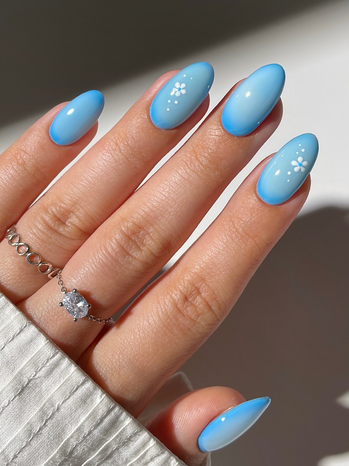 Маникюр весны 2026, который выглядит дорого: 7 оттенков сезона