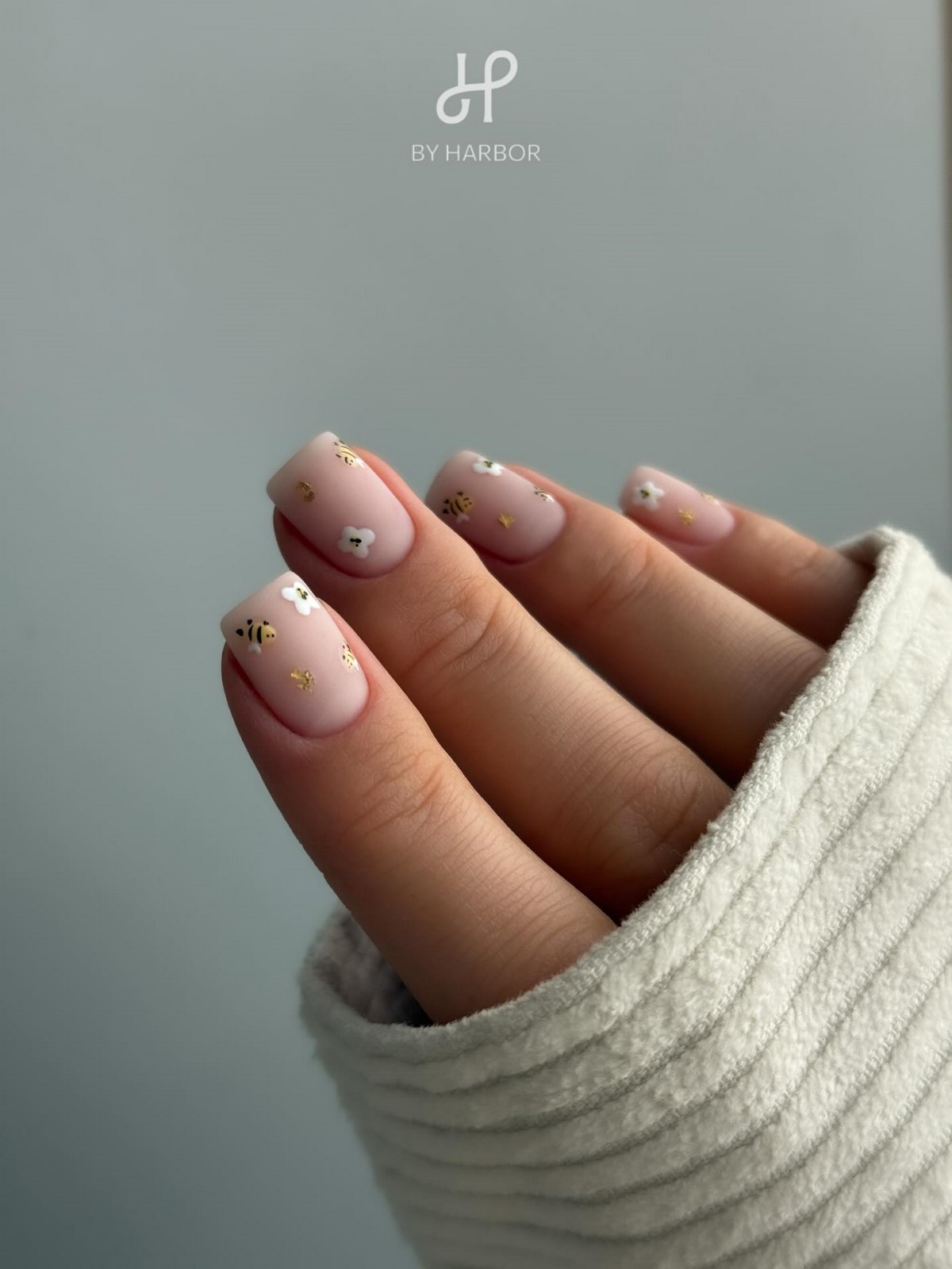 Забудьте про нюд: маникюр весны 2026, который доминирует