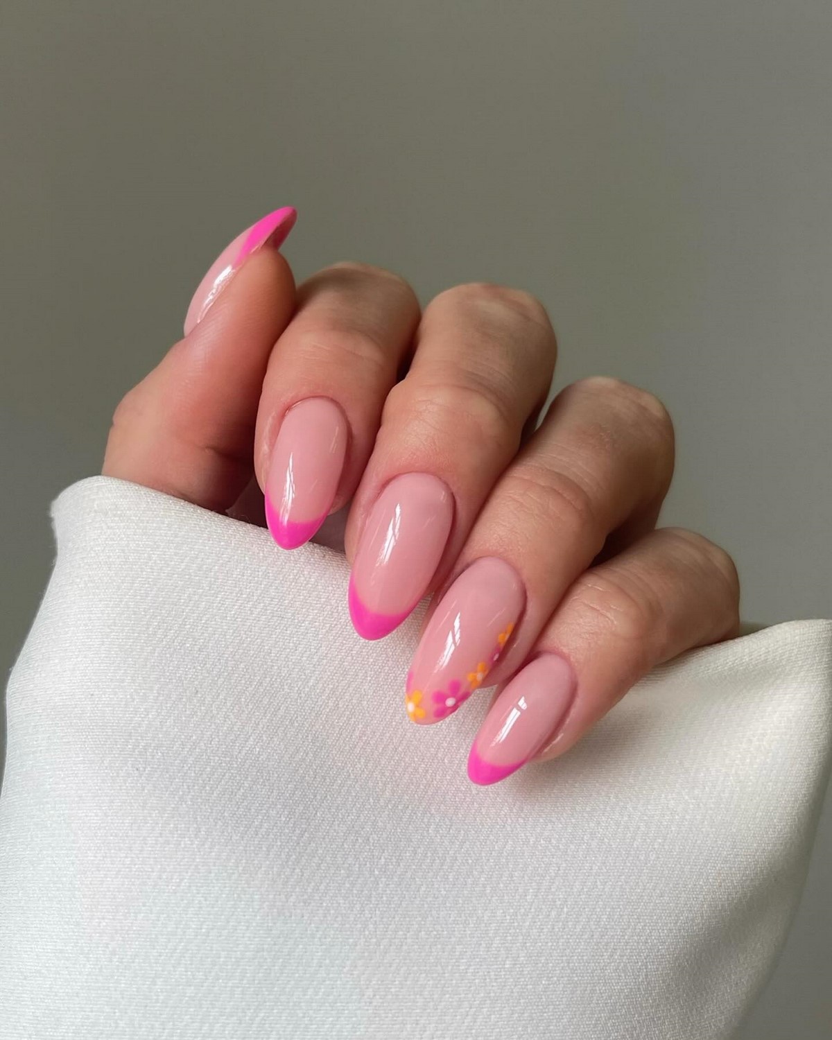 Розовый маникюр весны 2026: оттенки в тренде