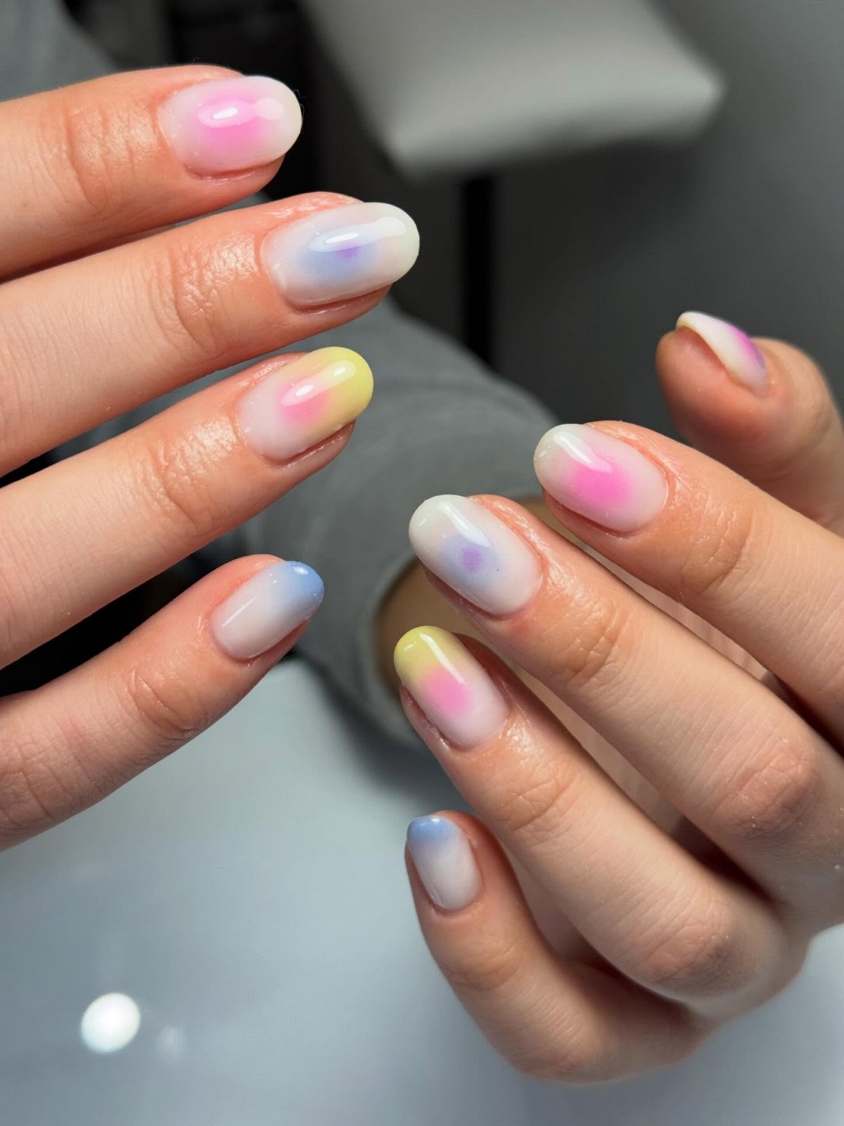 Аура-маникюр весны 2026: эффект, который сейчас везде