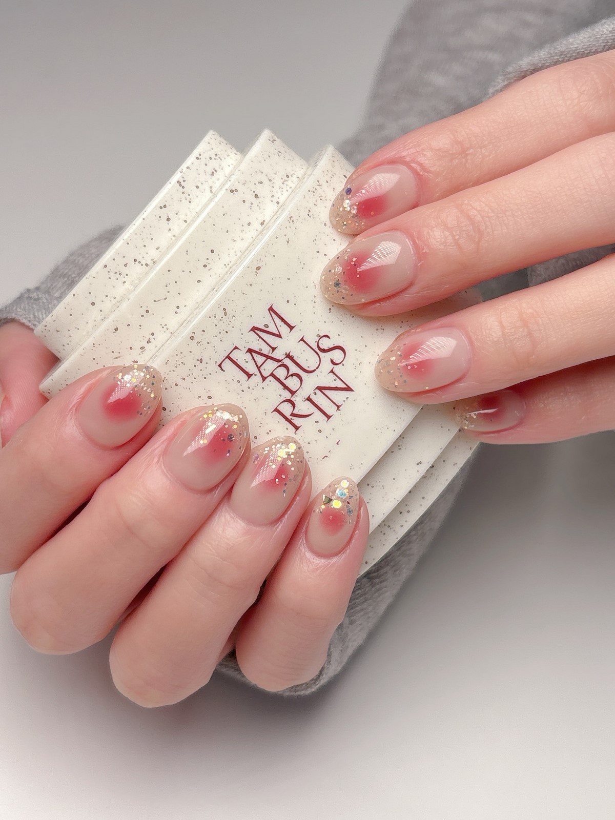 Аура-маникюр весны 2026: эффект, который сейчас везде