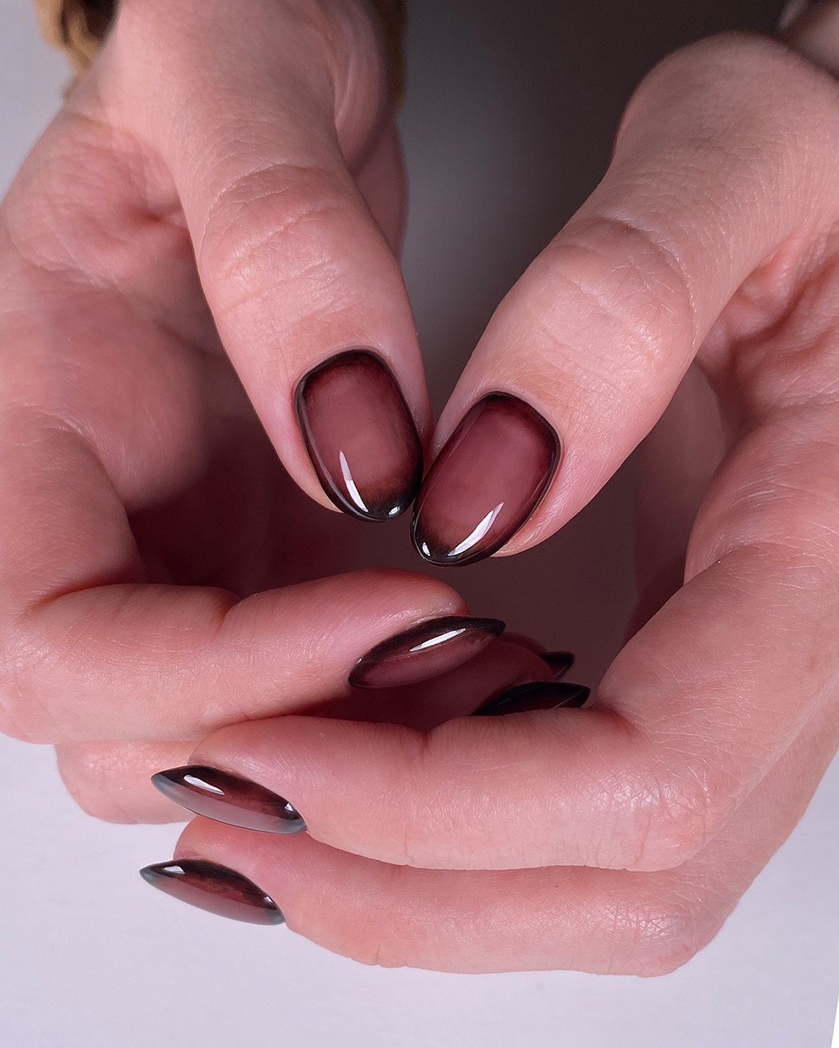 Аура-маникюр весны 2026: эффект, который сейчас везде