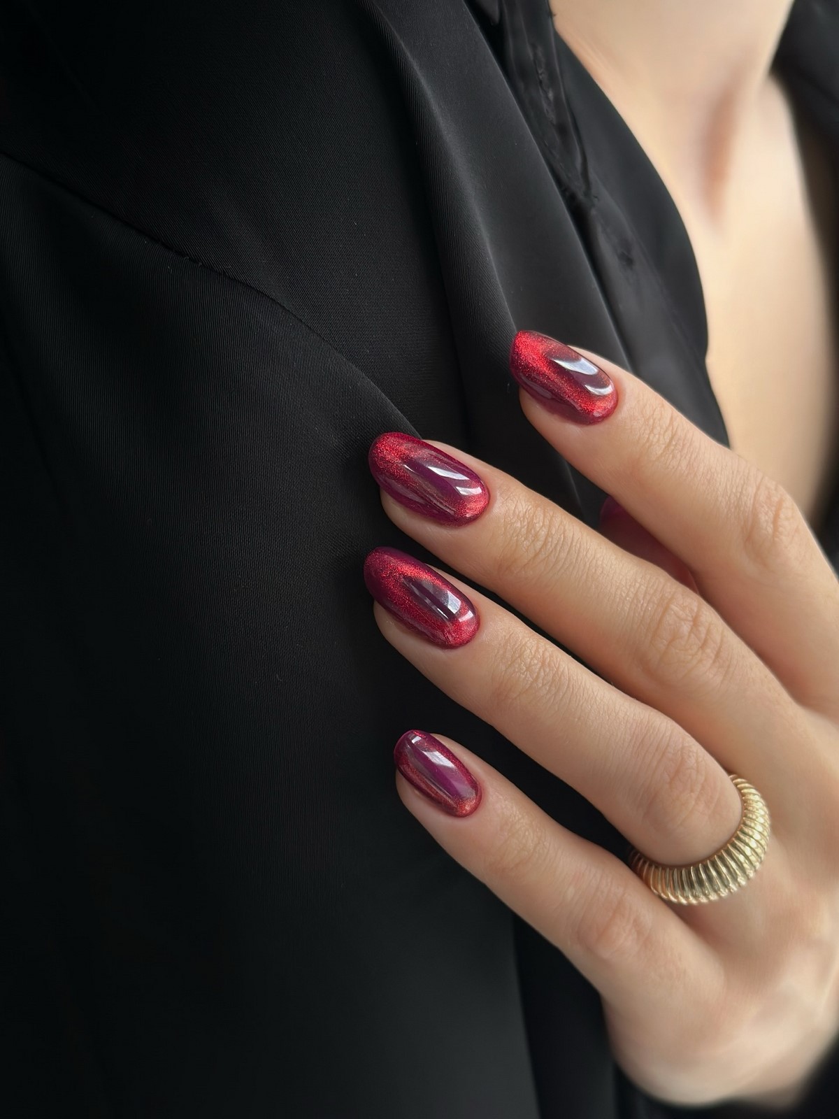 Аура-маникюр весны 2026: эффект, который сейчас везде