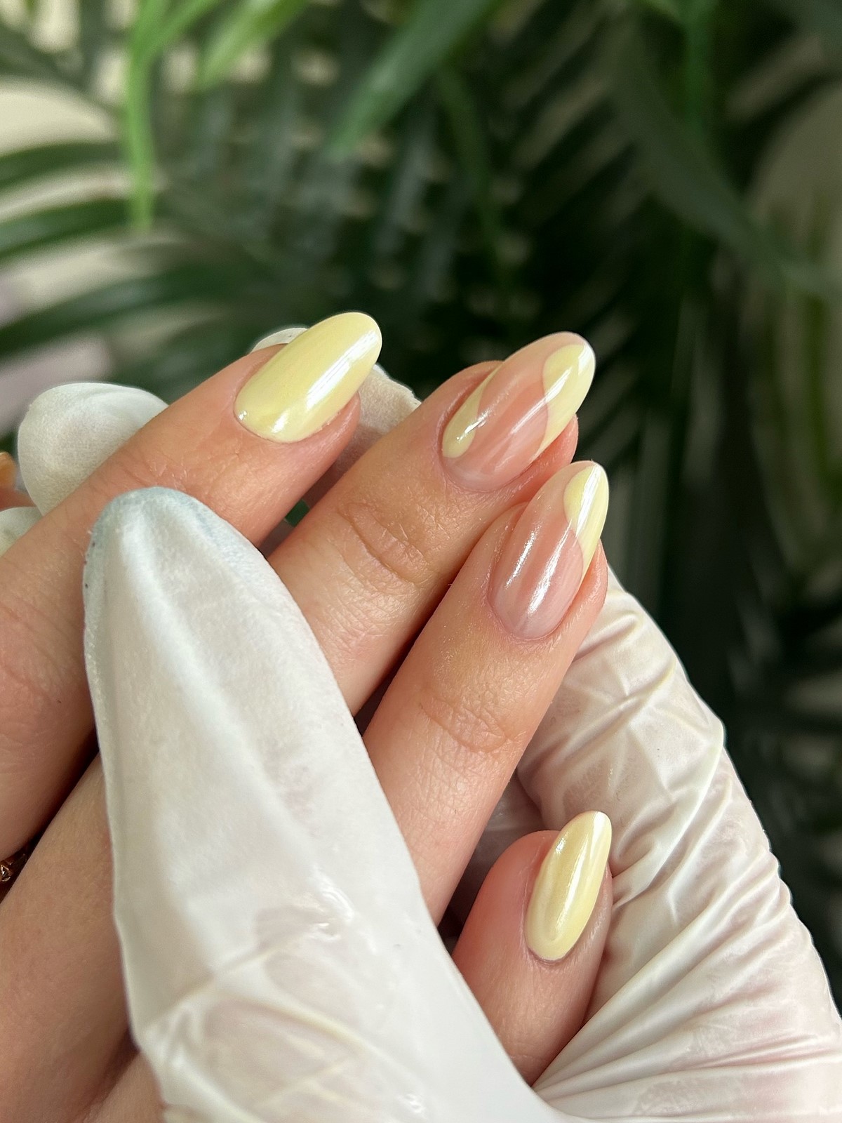 Французский маникюр весной 2026: новый взгляд на классику