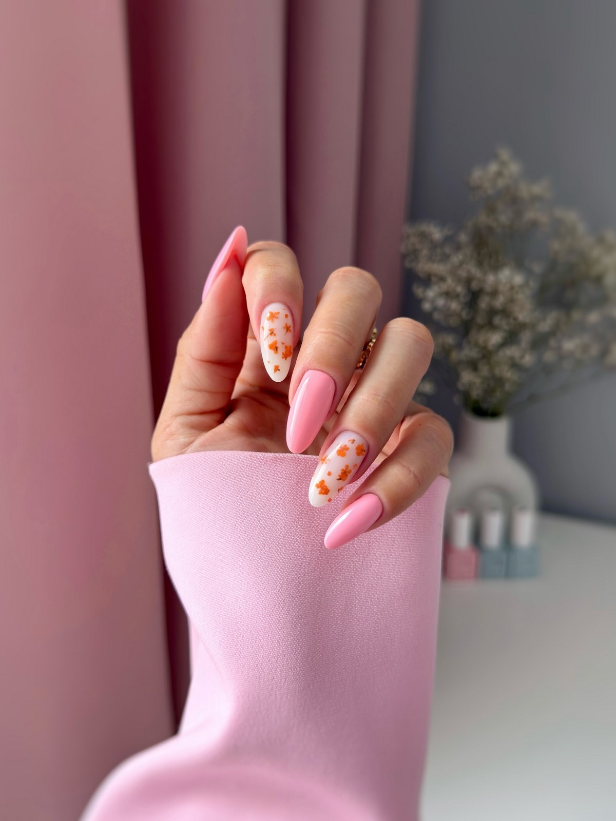 Французский маникюр весной 2026: новый взгляд на классику