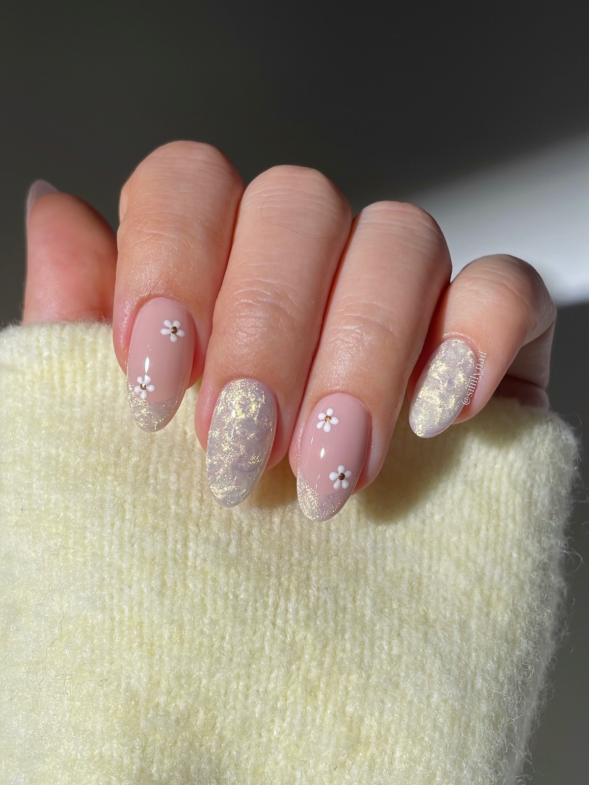 Французский маникюр весной 2026: новый взгляд на классику