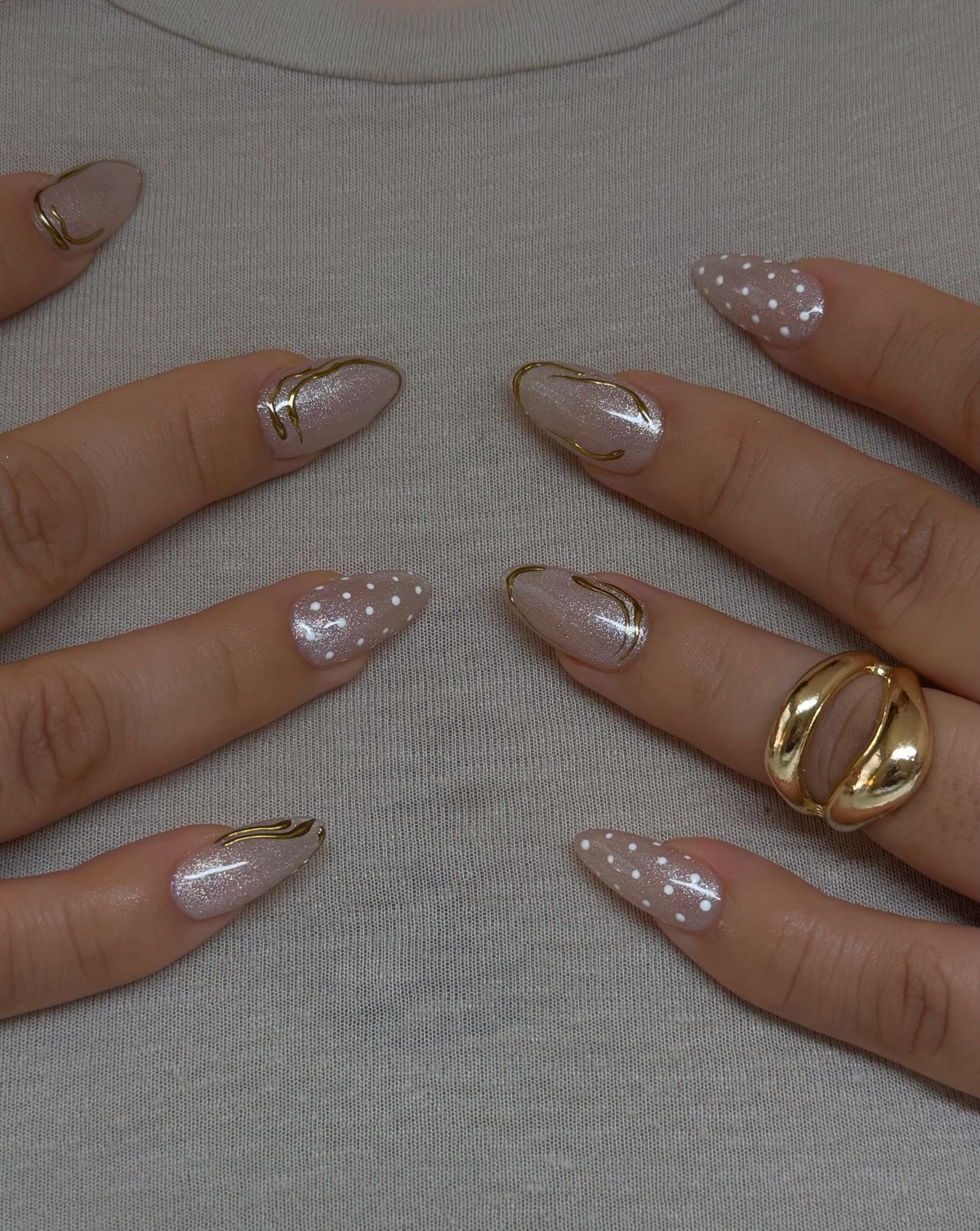 Полька-дот на ногтях: главный маникюр весны 2026 года