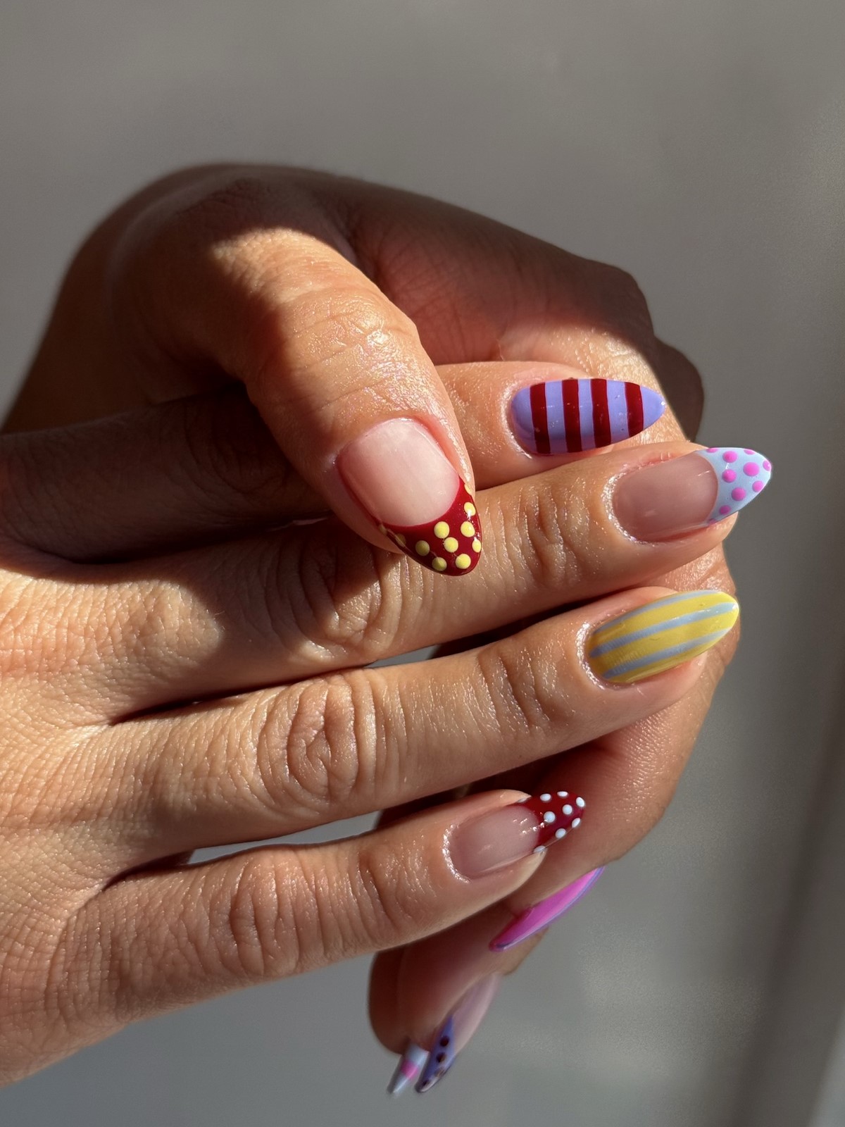 Полька-дот на ногтях: главный маникюр весны 2026 года