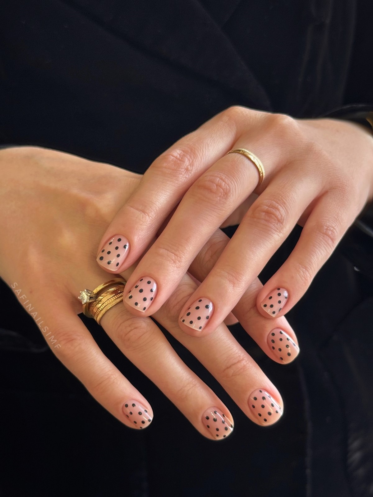 Полька-дот на ногтях: главный маникюр весны 2026 года