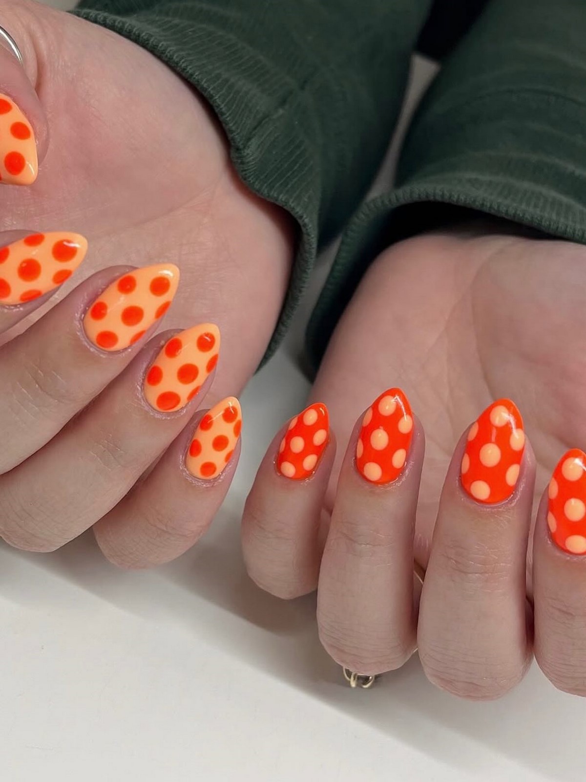 Полька-дот на ногтях: главный маникюр весны 2026 года