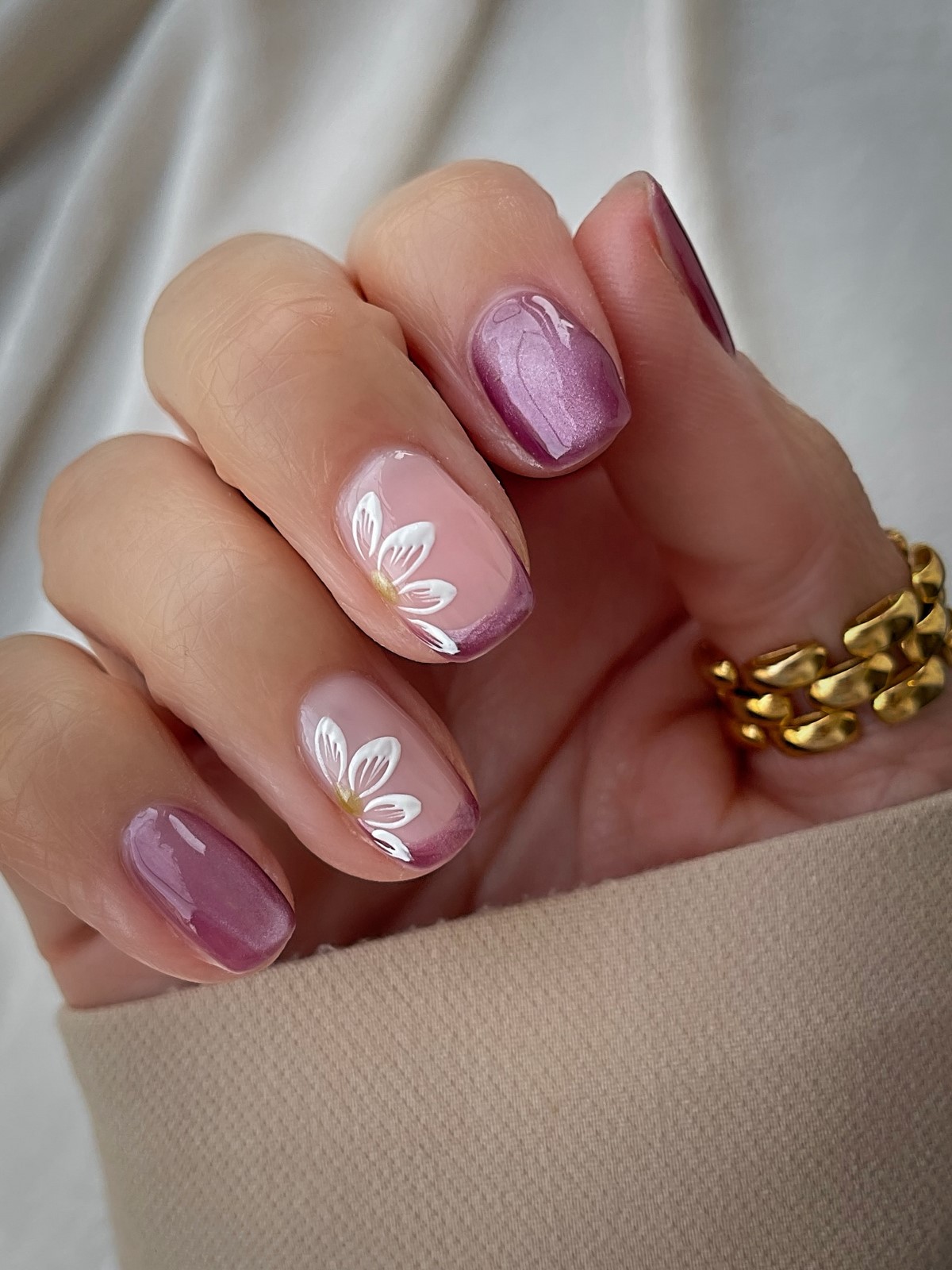 Весна 2026: почему короткий маникюр в моде