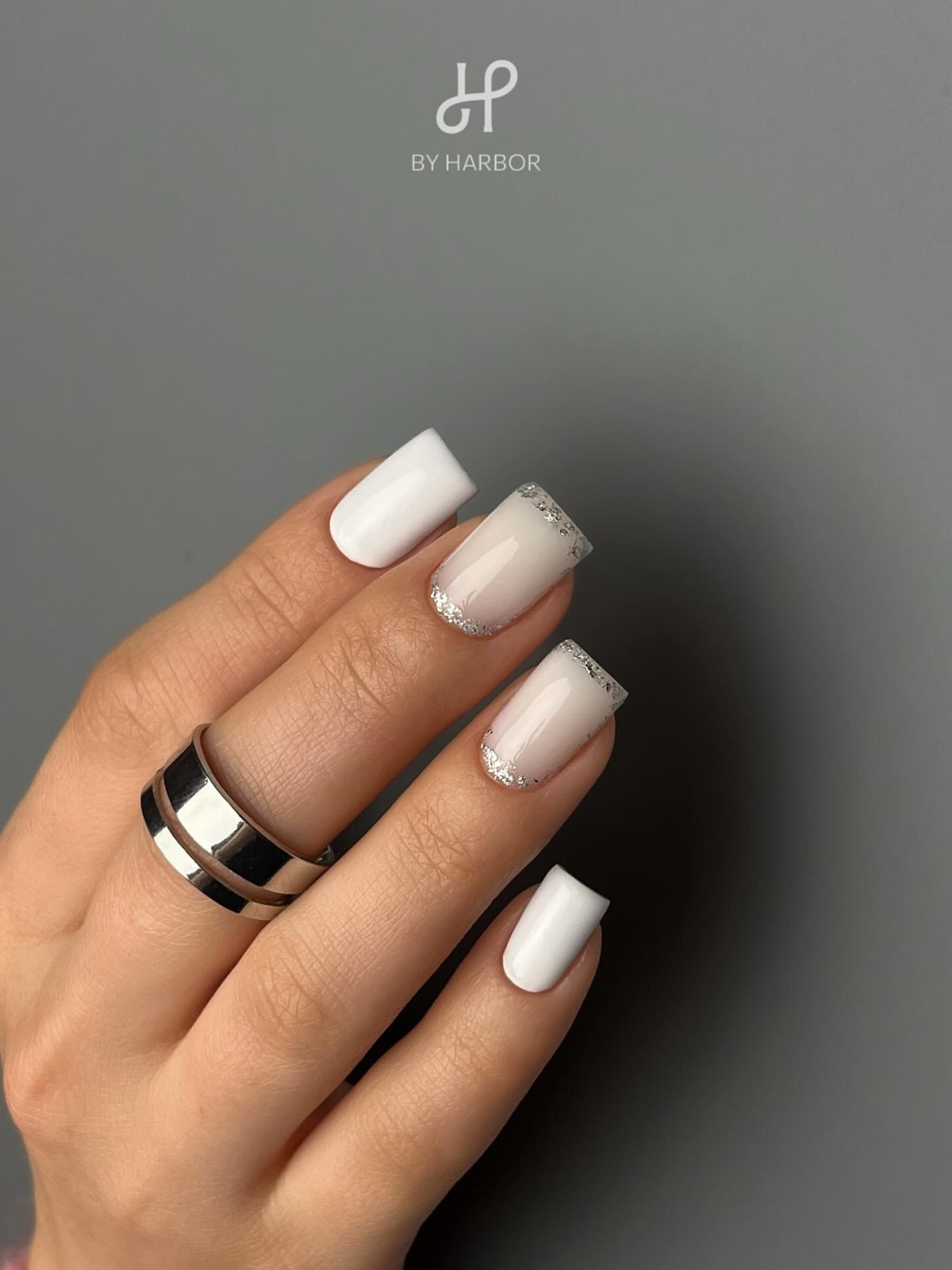 Квадратный маникюр весны 2026: форма снова в центре внимания