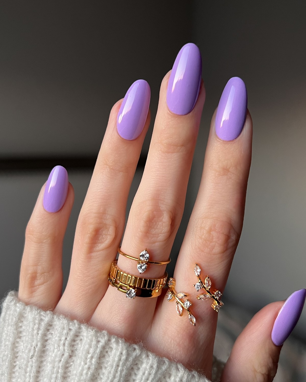 Лавандовый маникюр: оттенок, который заменяет нюд этой весной