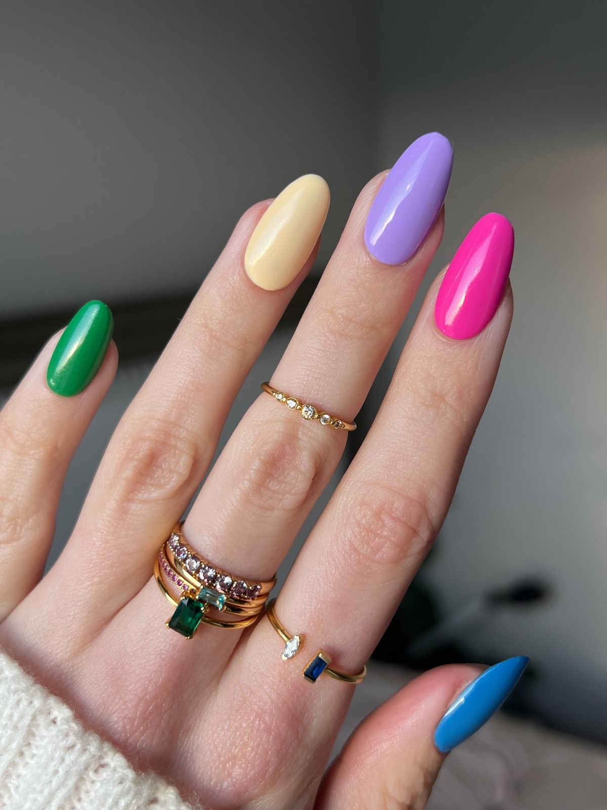 Лавандовый маникюр: оттенок, который заменяет нюд этой весной