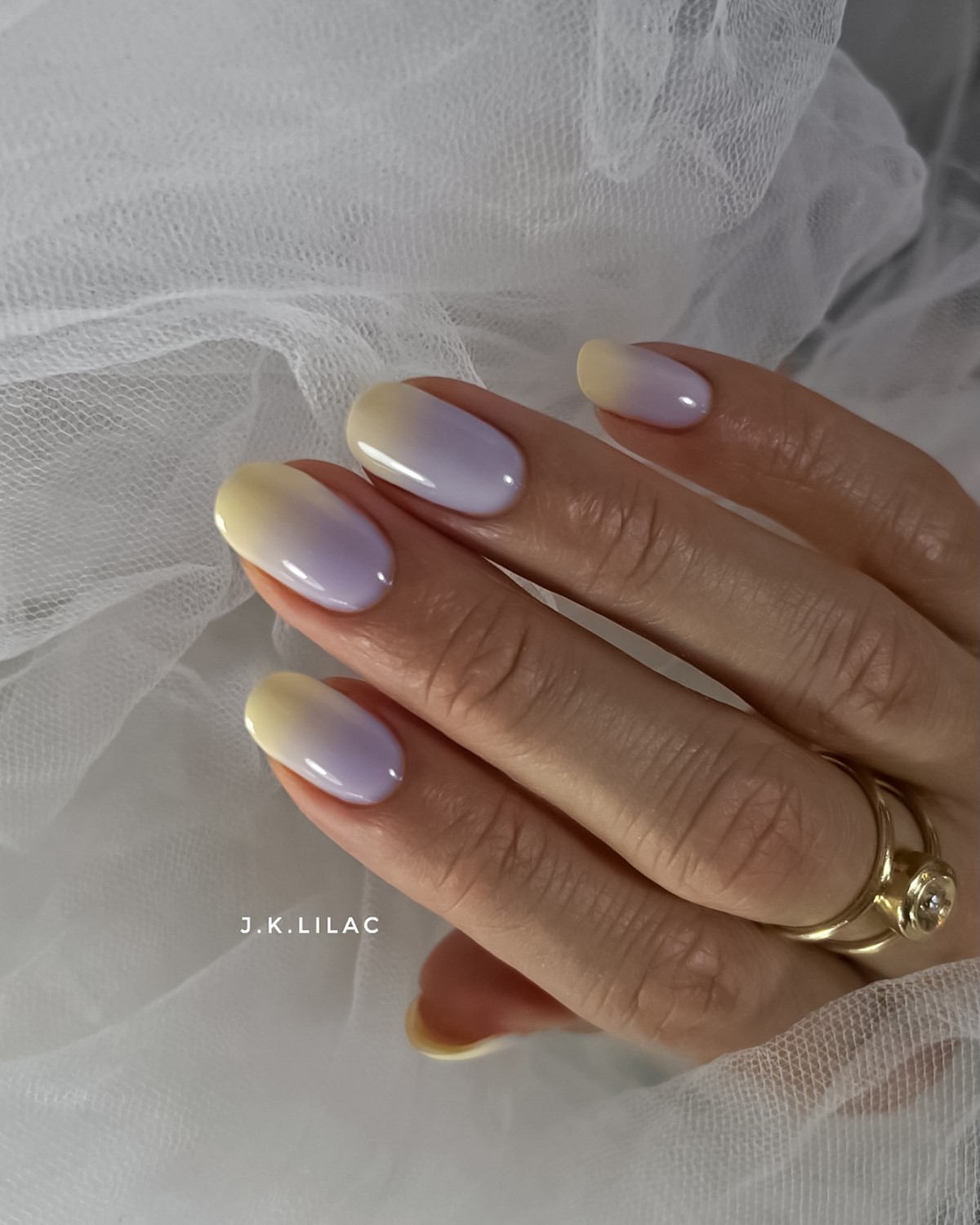 Лавандовый маникюр: оттенок, который заменяет нюд этой весной