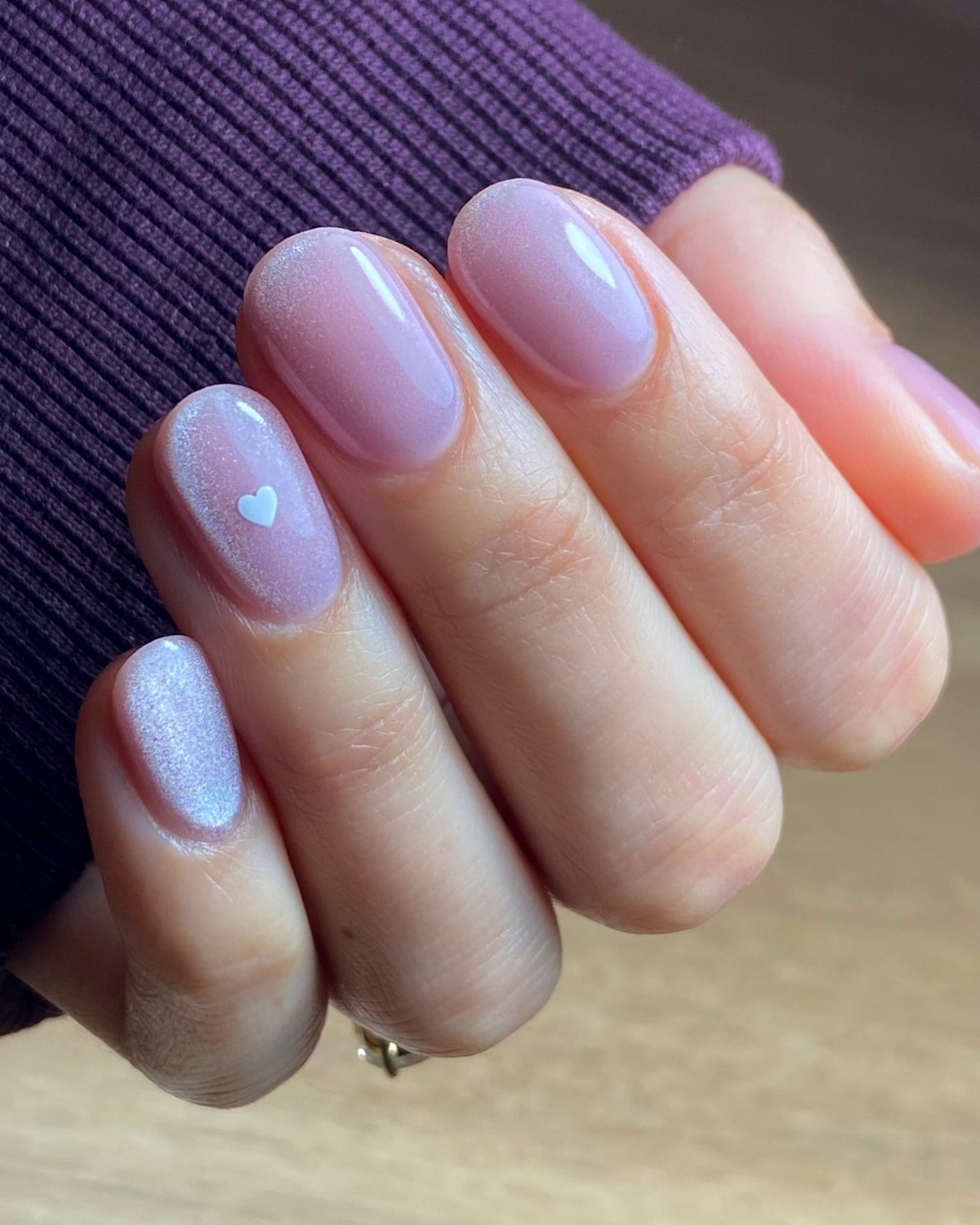 Лавандовый маникюр: оттенок, который заменяет нюд этой весной