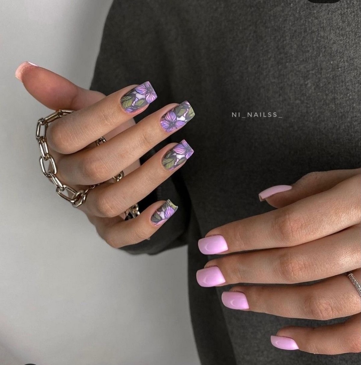 Лавандовый маникюр: оттенок, который заменяет нюд этой весной