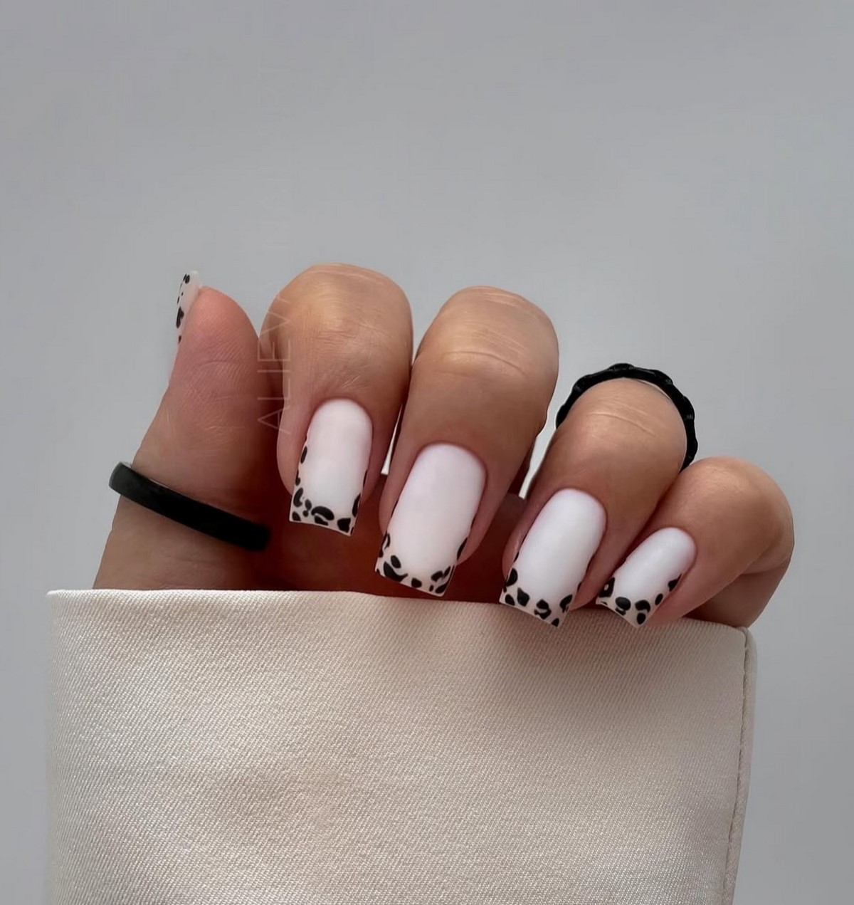 Леопардовый маникюр возвращается: неожиданный тренд
