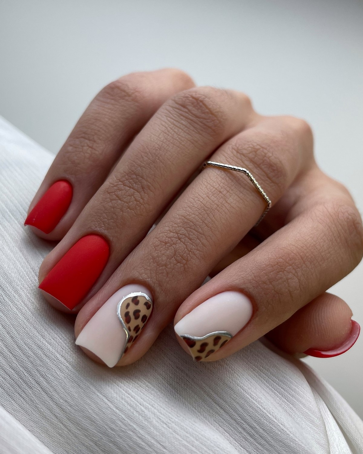 Леопардовый маникюр возвращается: неожиданный тренд