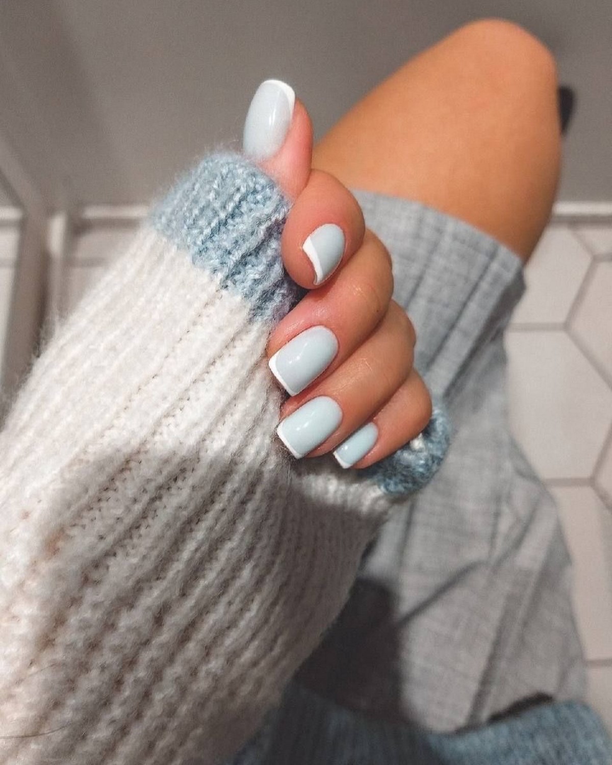 Маникюр, который выглядит уместно всегда: 8 оттенков весны