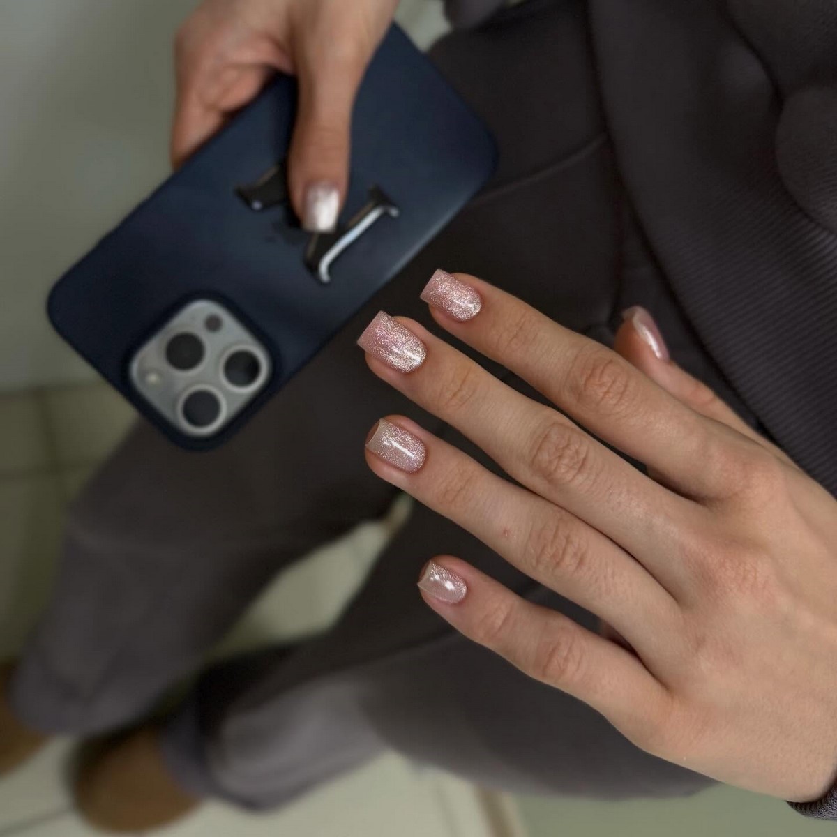 Маникюр, который выглядит уместно всегда: 8 оттенков весны