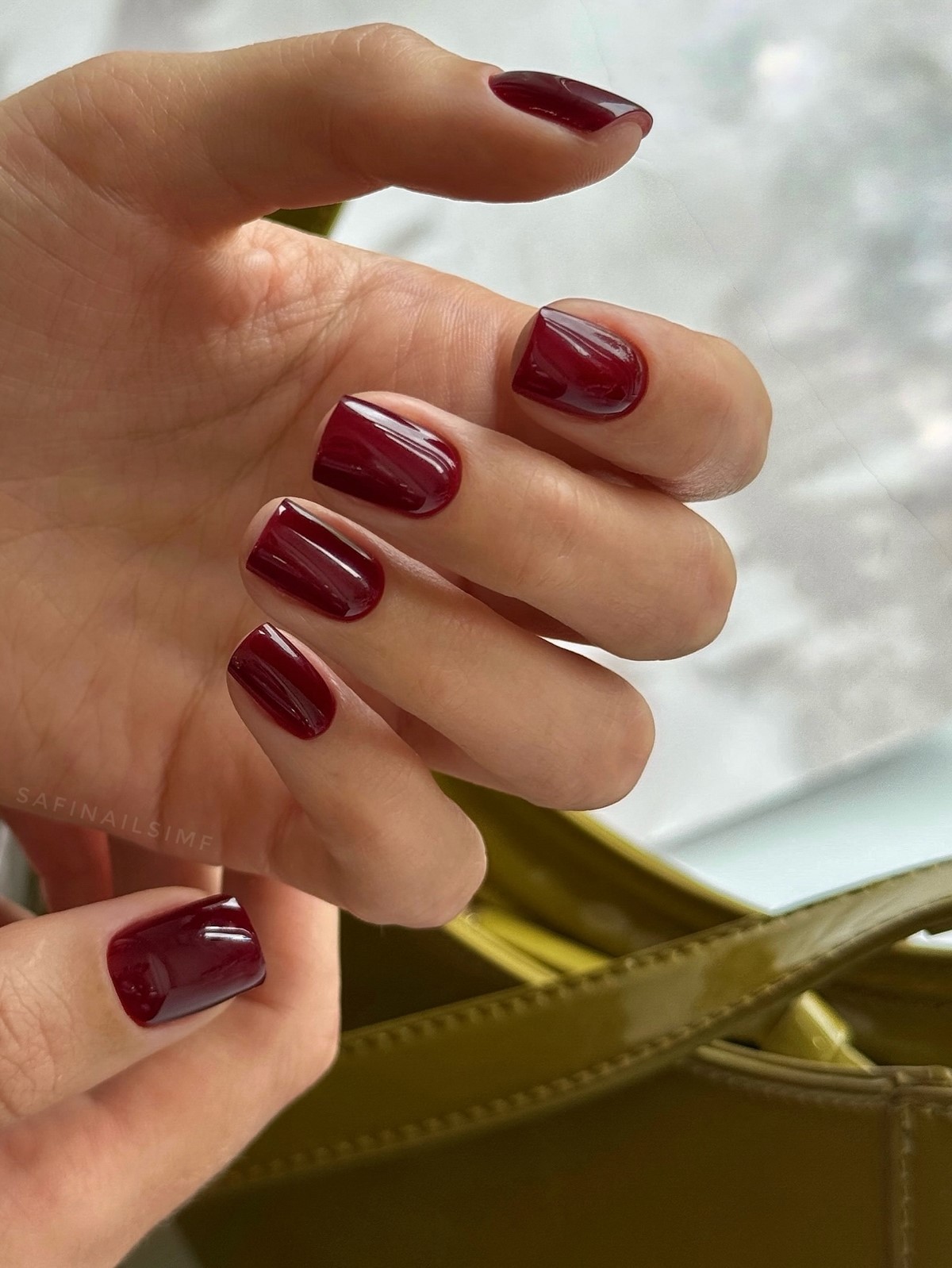 Маникюр, который выглядит уместно всегда: 8 оттенков весны