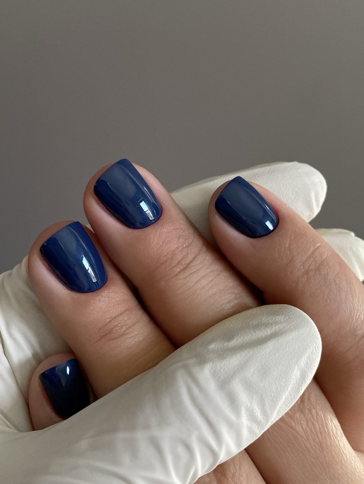 Маникюр, который выглядит уместно всегда: 8 оттенков весны