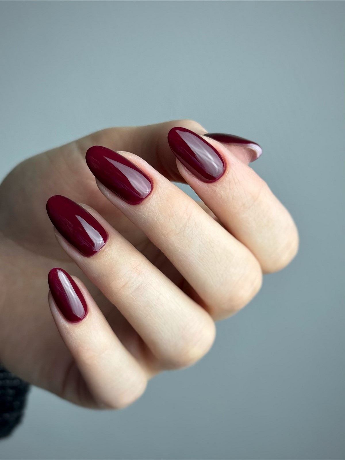 Маникюр, который выглядит уместно всегда: 8 оттенков весны