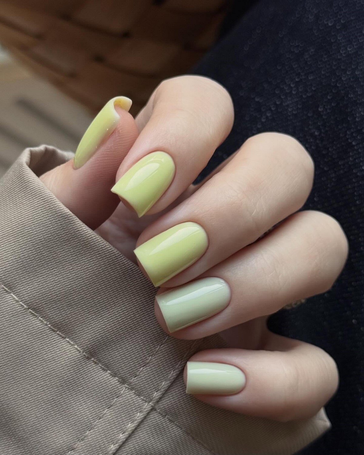 Маникюр, который выглядит уместно всегда: 8 оттенков весны