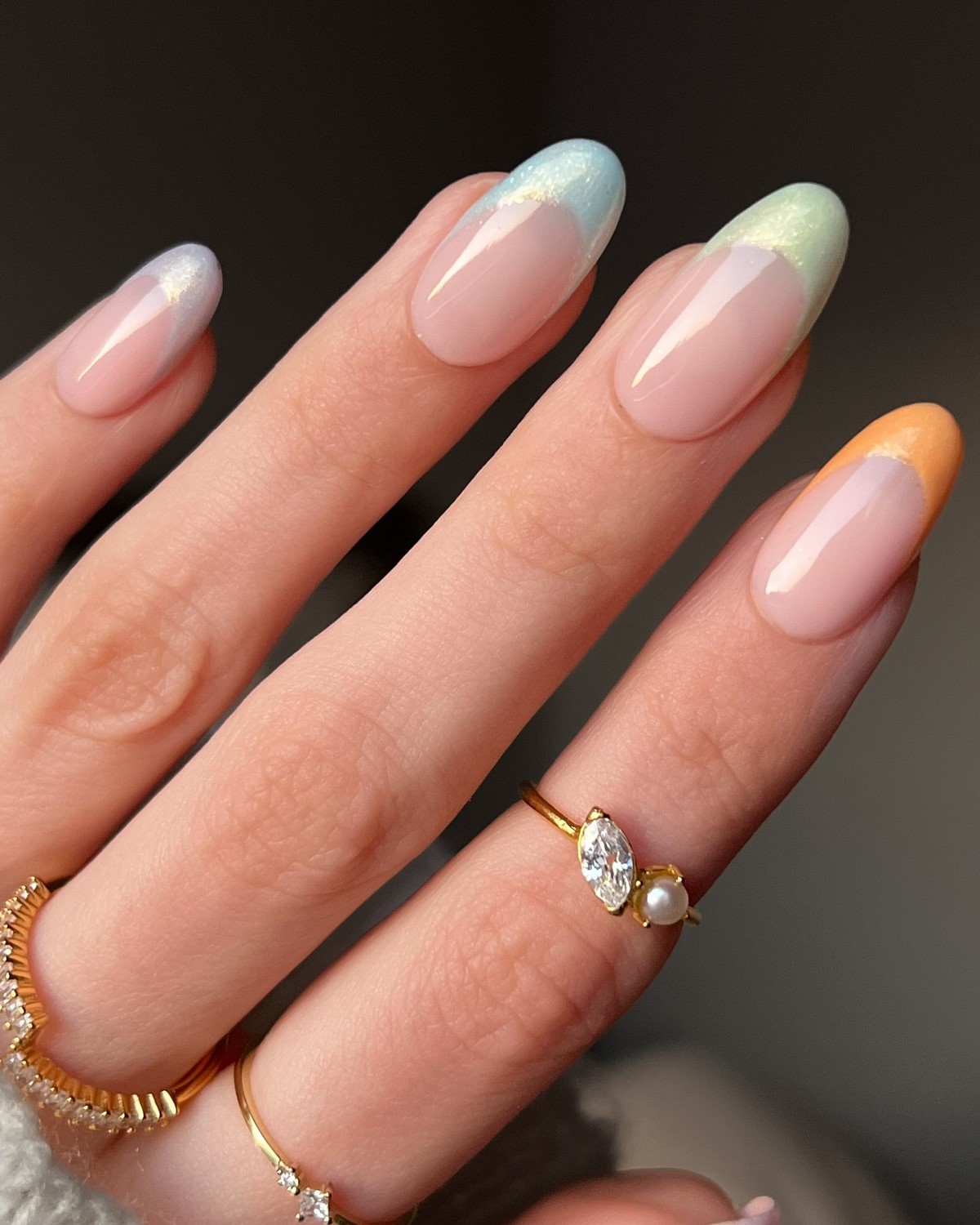 Маникюр на апрель 2026: 12 идей уже в тренде