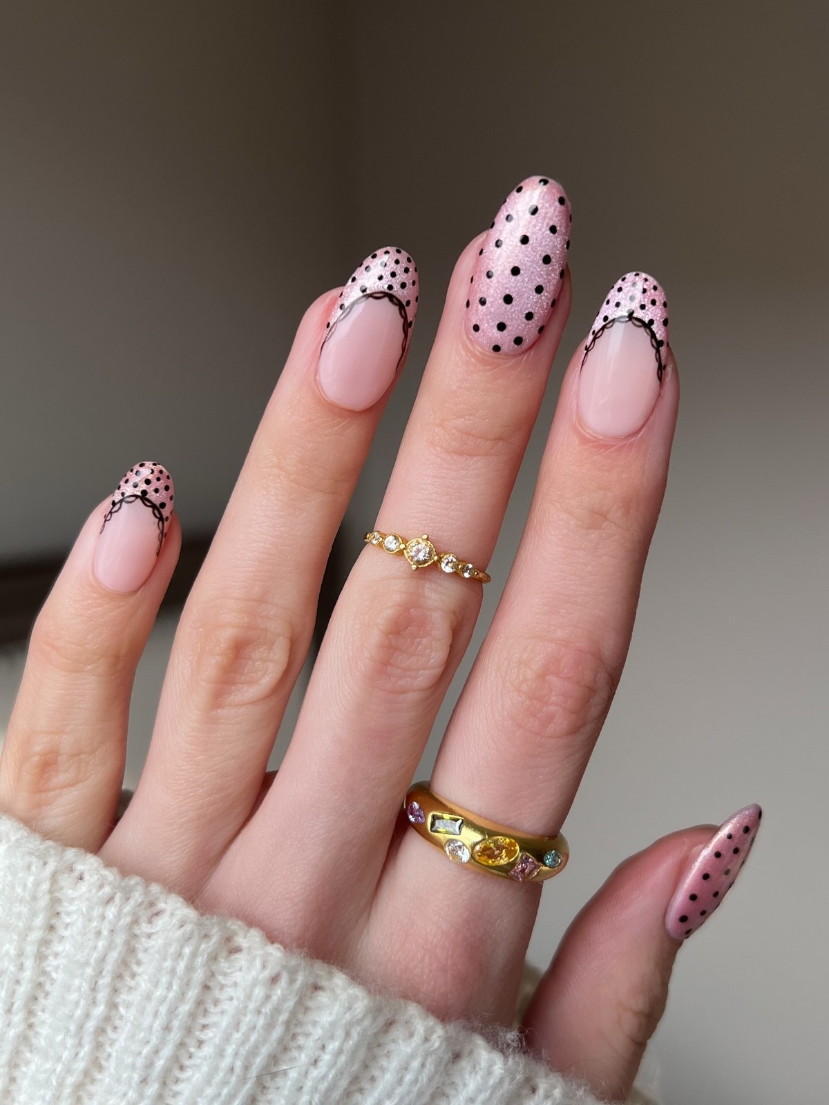 Маникюр на апрель 2026: 12 идей уже в тренде