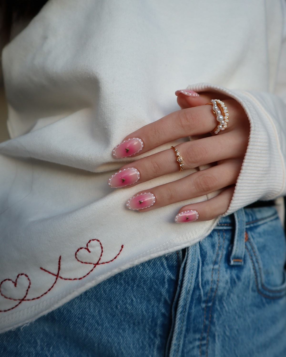 Маникюр на апрель 2026: 12 идей уже в тренде