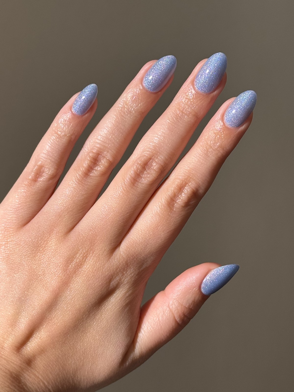 Маникюр на апрель 2026: свежие идеи, которые будут везде