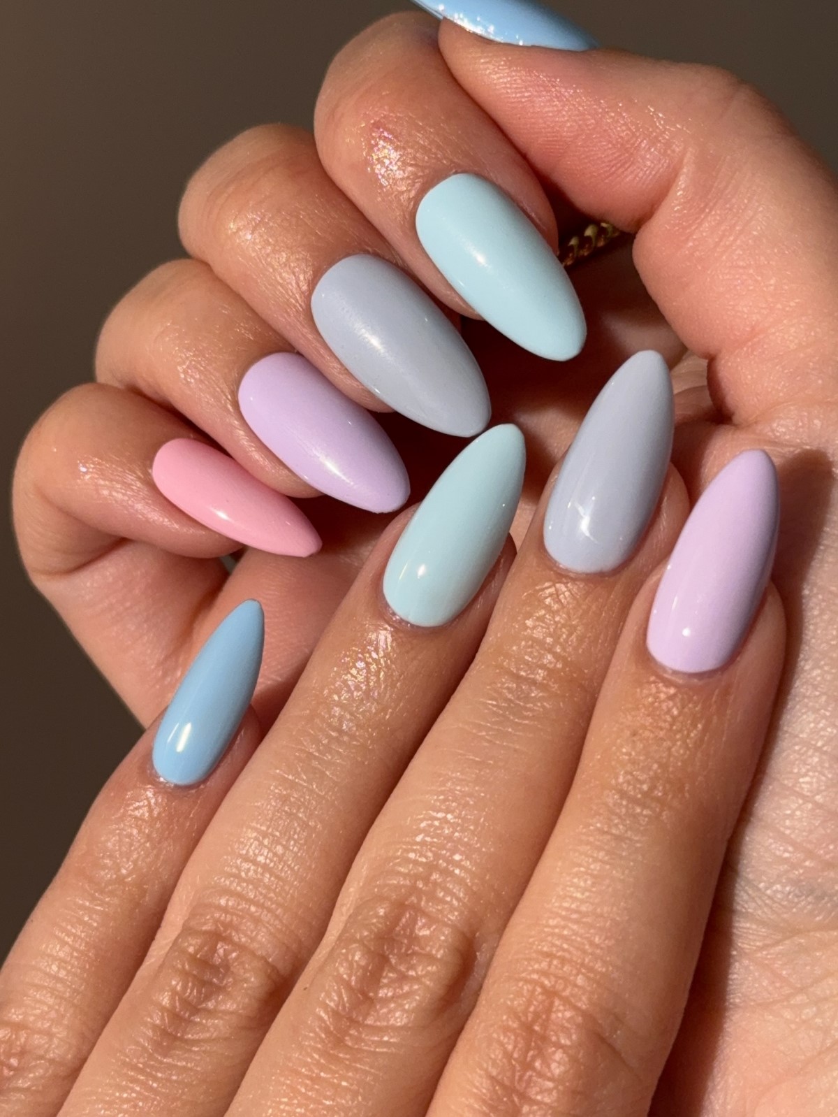 Маникюр на апрель 2026: свежие идеи, которые будут везде