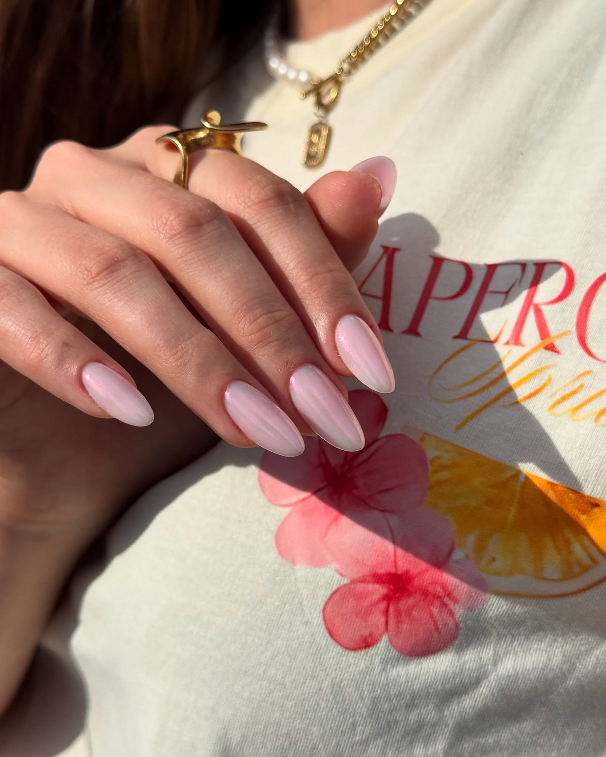 Маникюр на апрель 2026: свежие идеи, которые будут везде