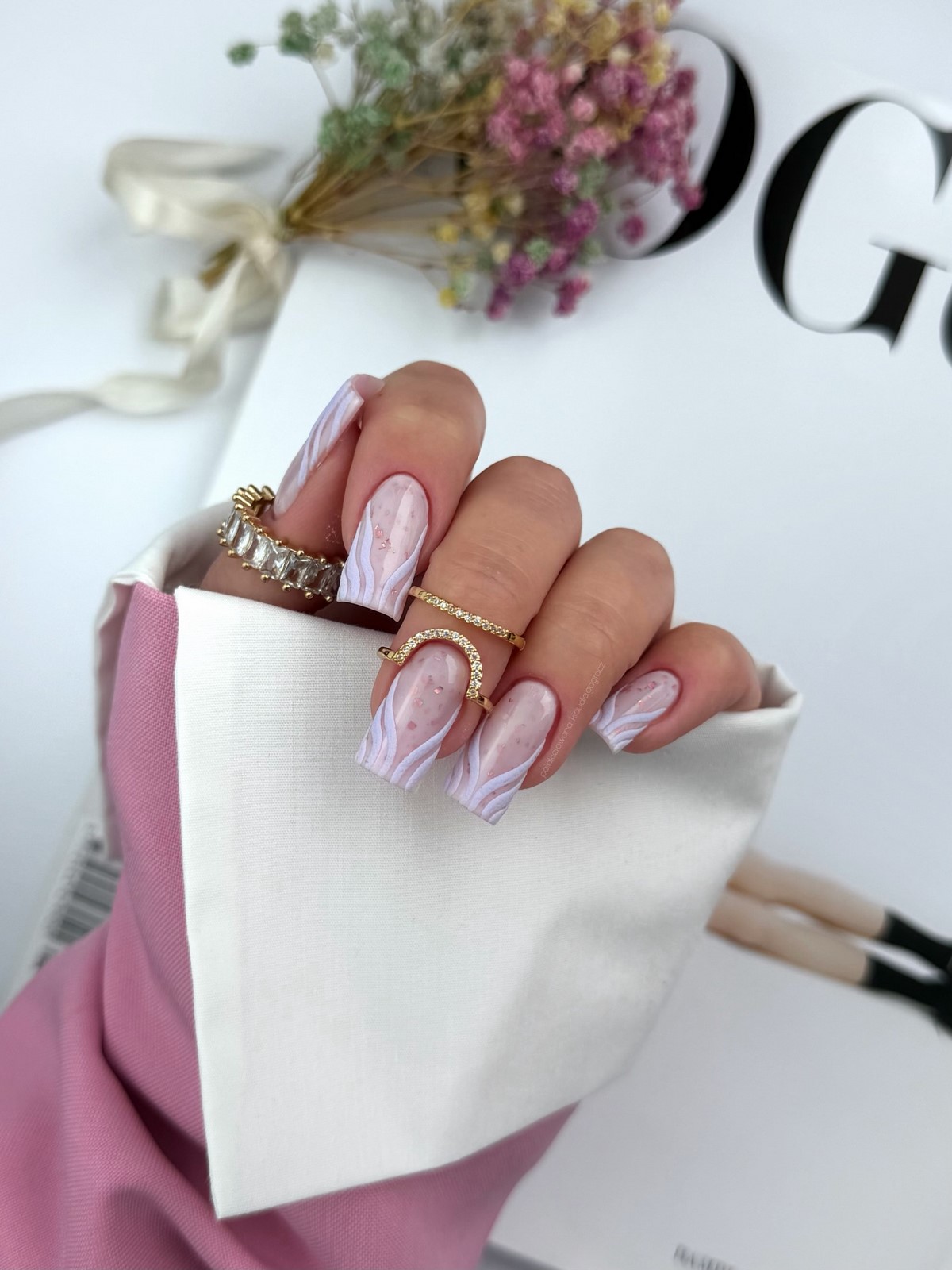 Маникюр на апрель 2026: свежие идеи, которые будут везде