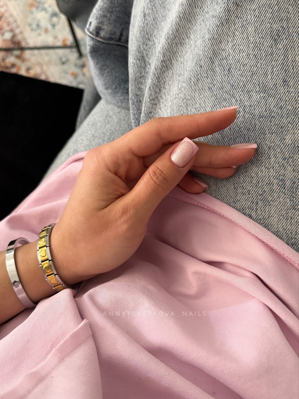 Маникюр на каждый день весной 2026: 8 универсальных оттенков