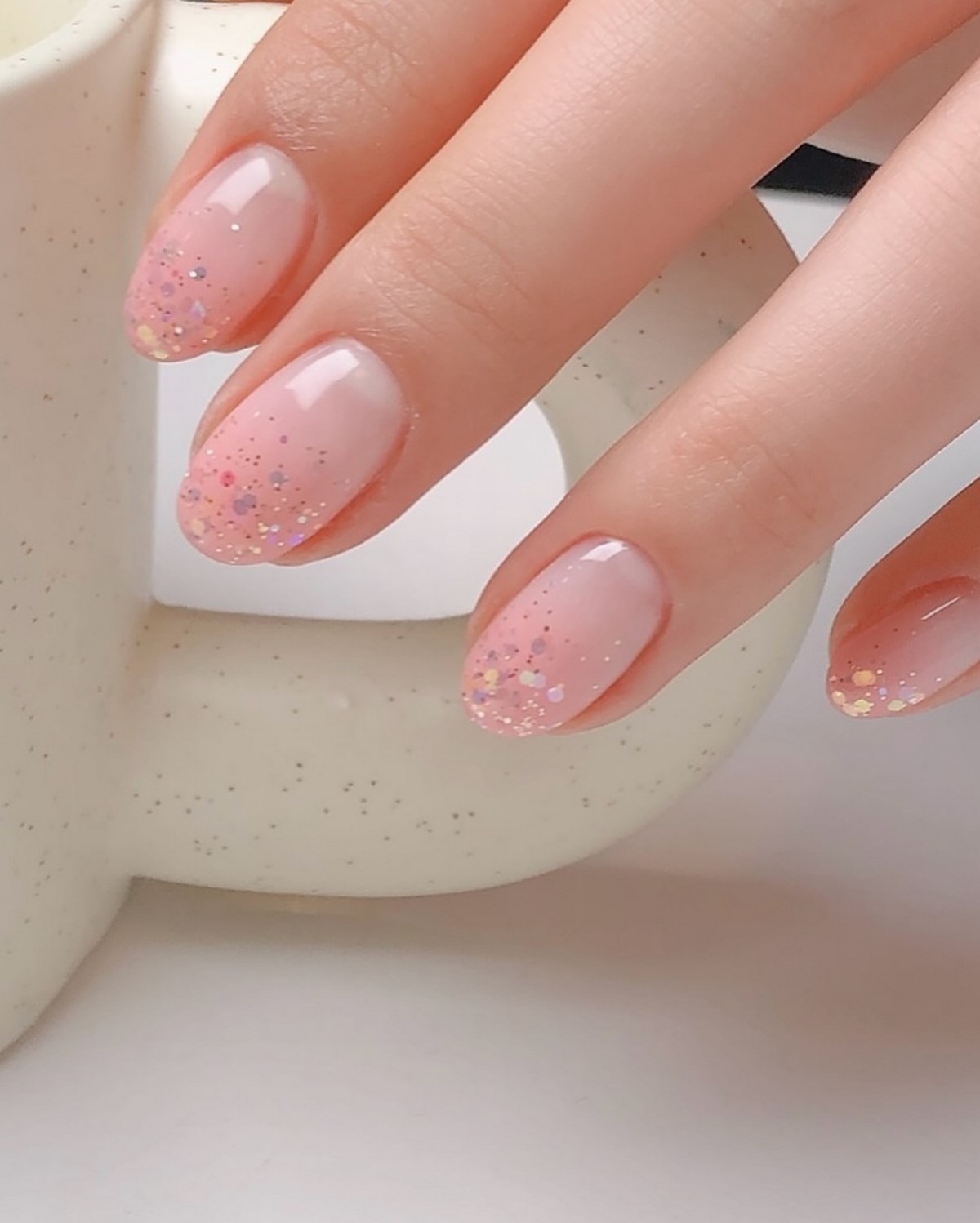 Маникюр весны 2026, который выглядит дорого: 7 оттенков сезона