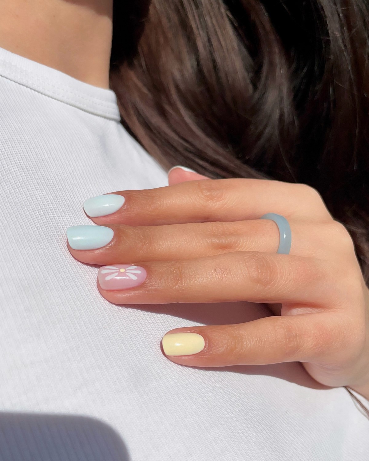 Маникюр весны 2026, который выглядит дорого: 7 оттенков сезона