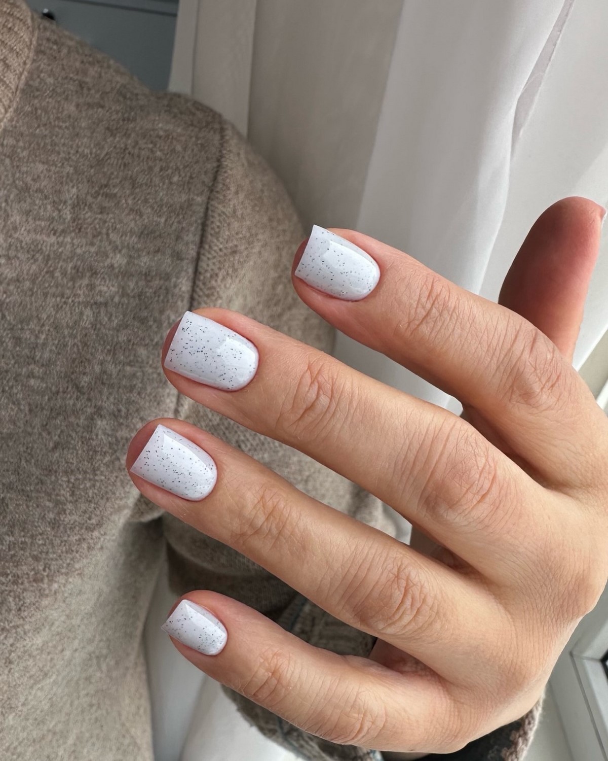 Маникюр весны 2026, который выглядит дорого: 7 оттенков сезона