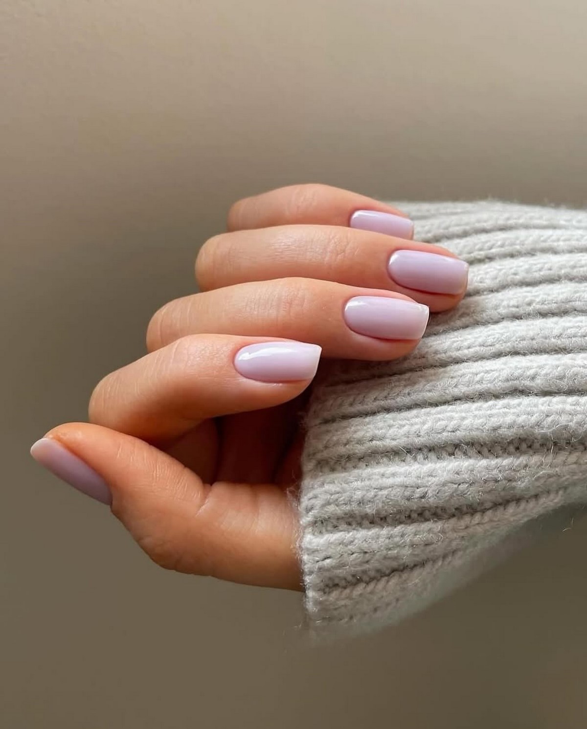 Маникюр весны 2026, который выглядит дорого: 7 оттенков сезона